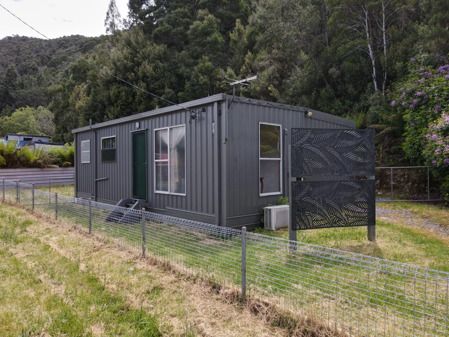 6 Urquhart Street (1/12)