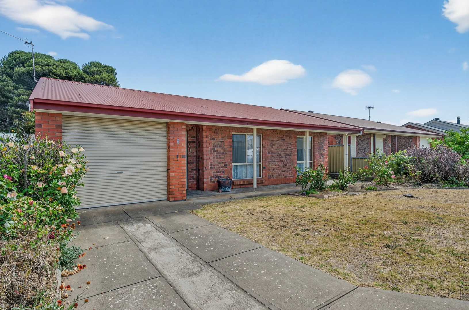 6 William Street (1/18)