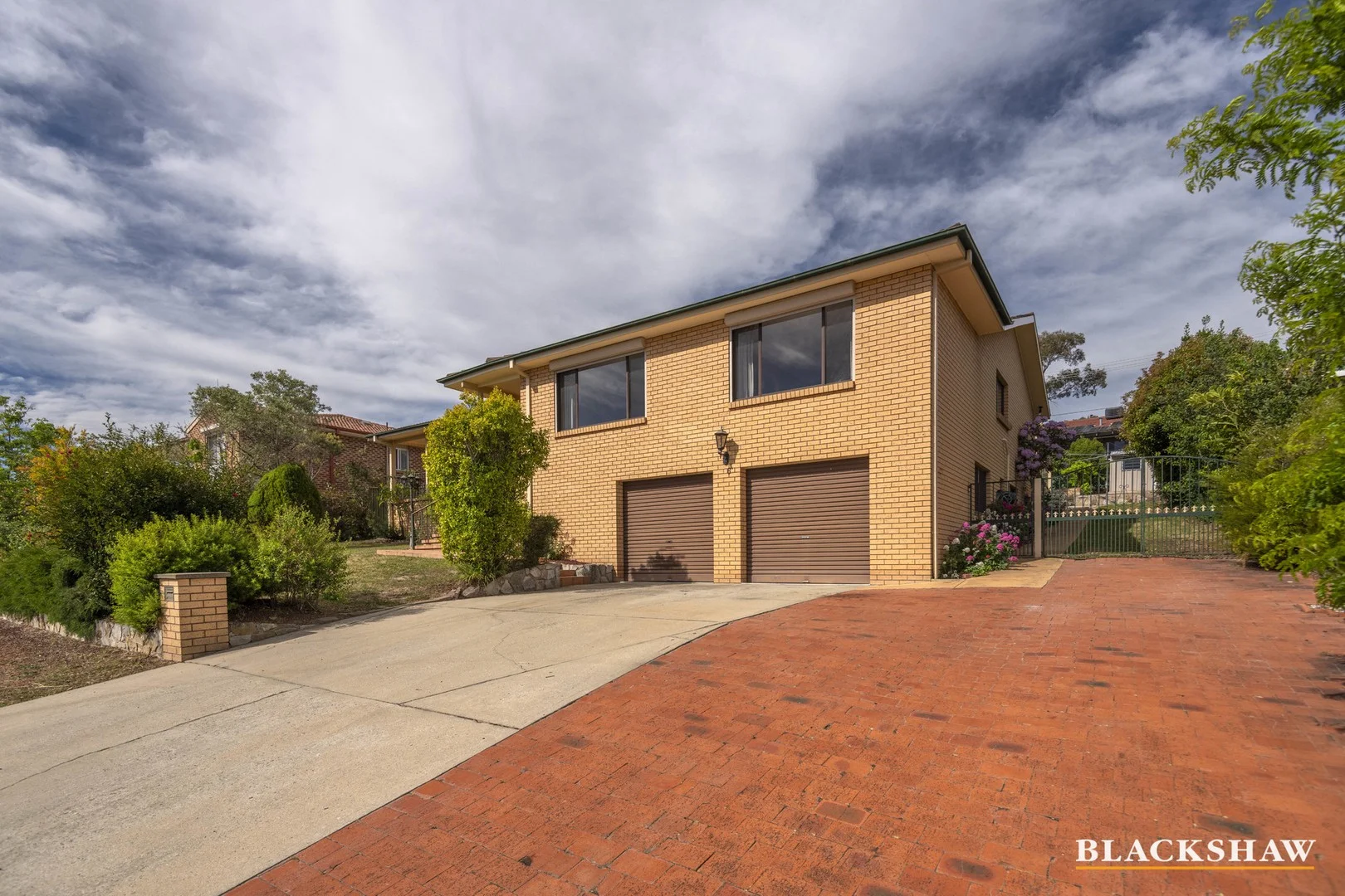 6 Willoughby Crescent (1/31)
