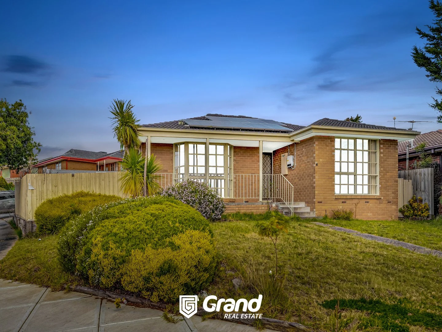 6 Willow Drive (1/13)