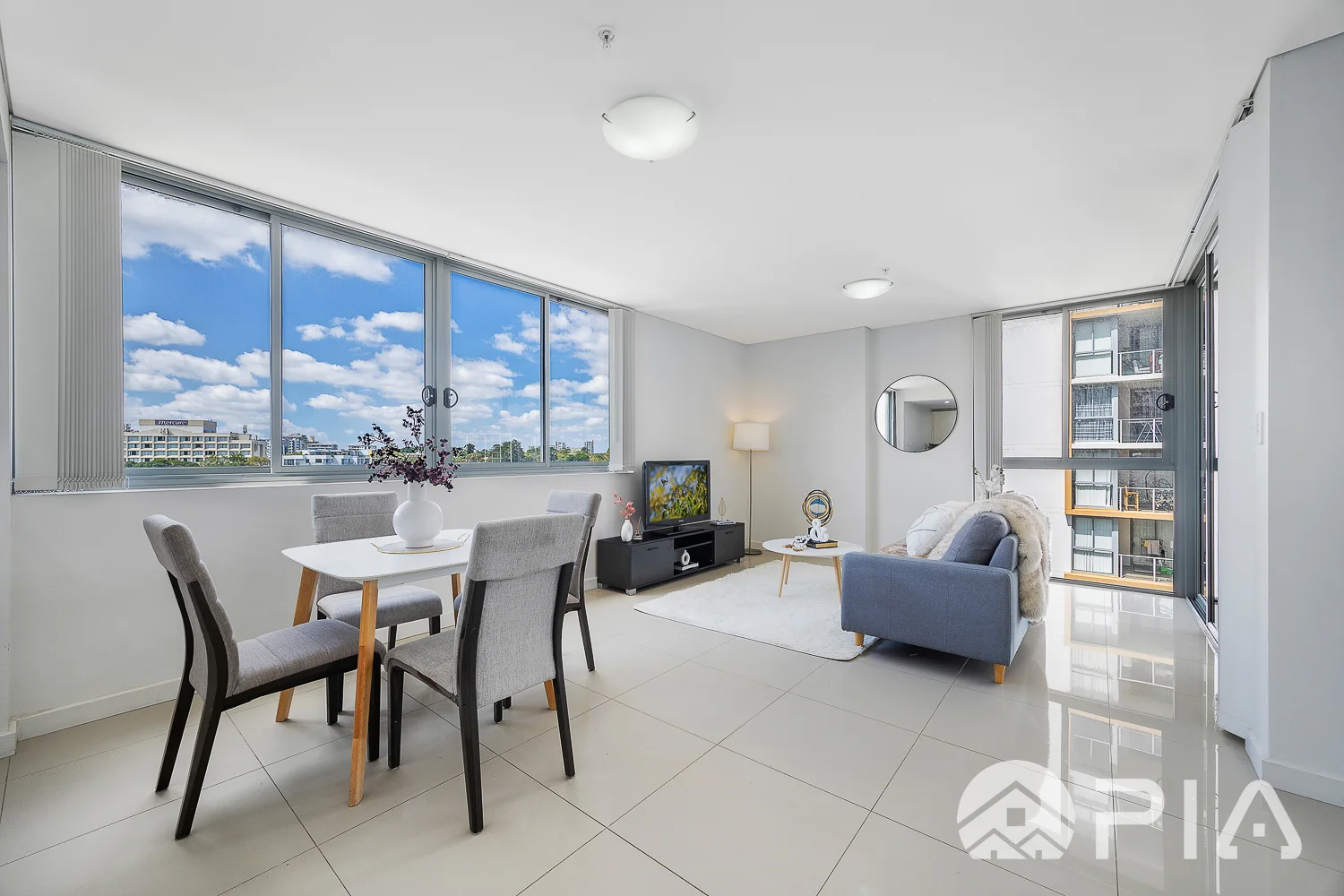 601/8 River Road West (1/25)