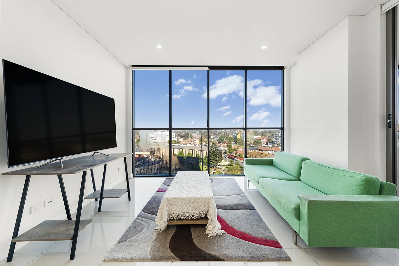 602/12 East Street (1/7)