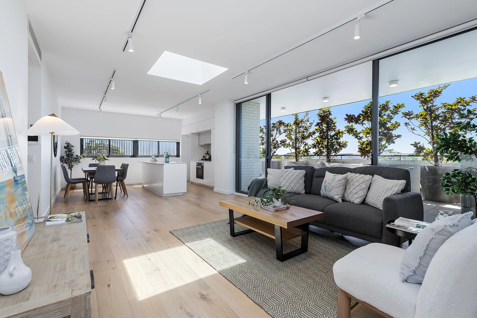 602/6 Barsbys Avenue (1/26)