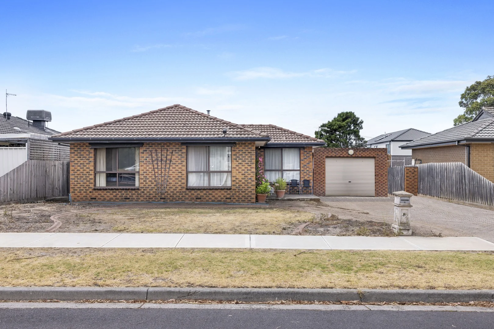61 Langdon Crescent (1/1)