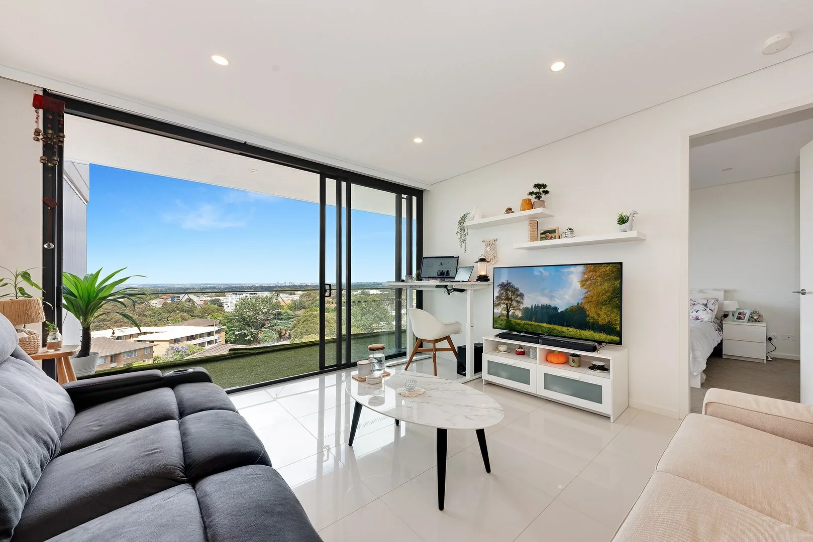 610/2 Burley Street (1/8)