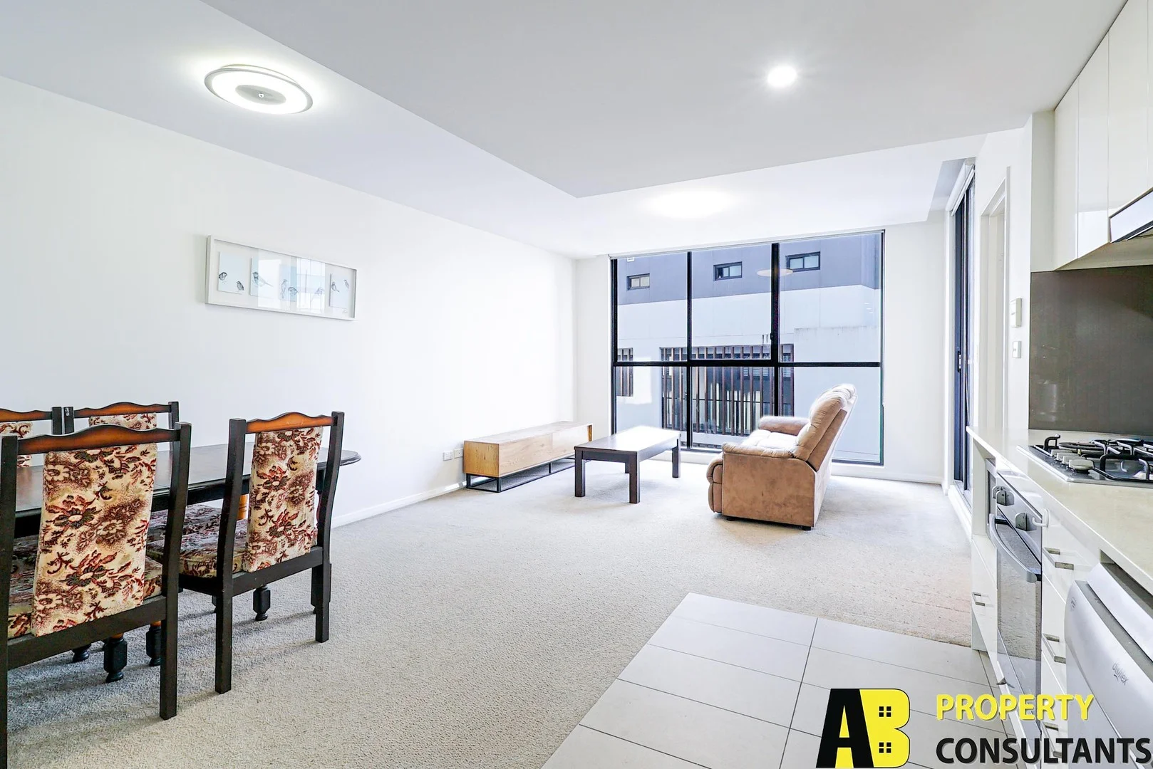 610/20-24 Kendall Street (1/19)
