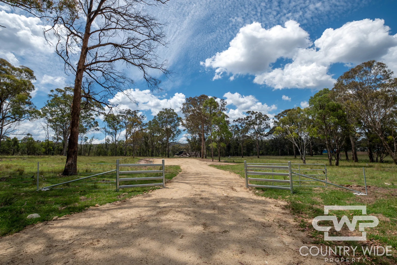 62 Cemetery Rd - Image 2
