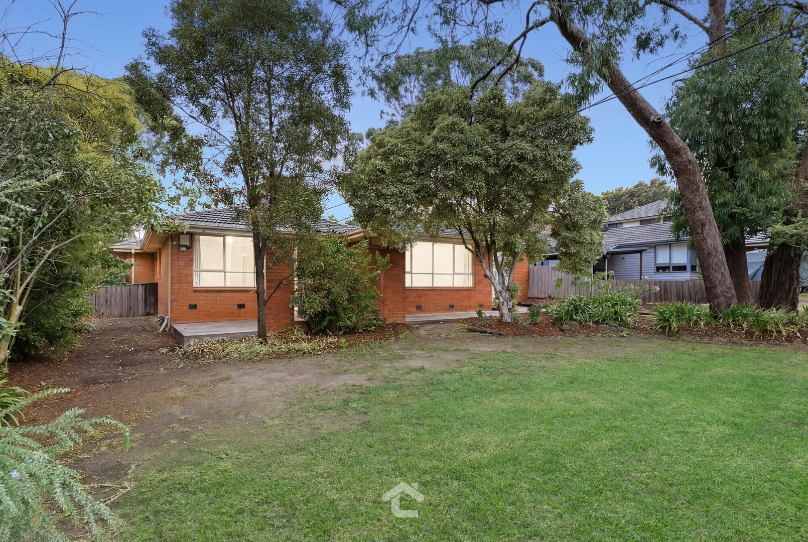 62 Devenish Road (1/13)