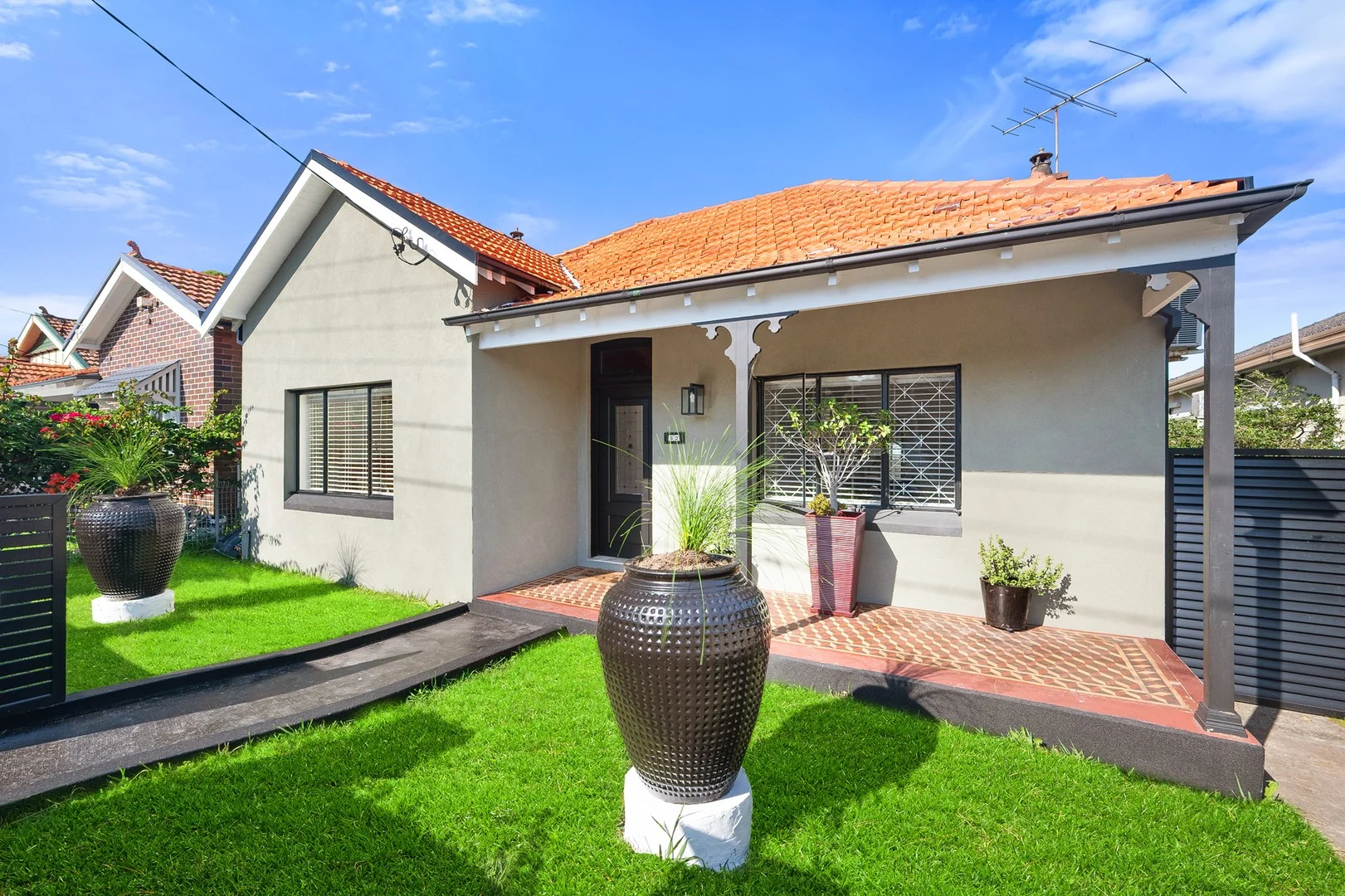 62 Greenhills Street (1/18)