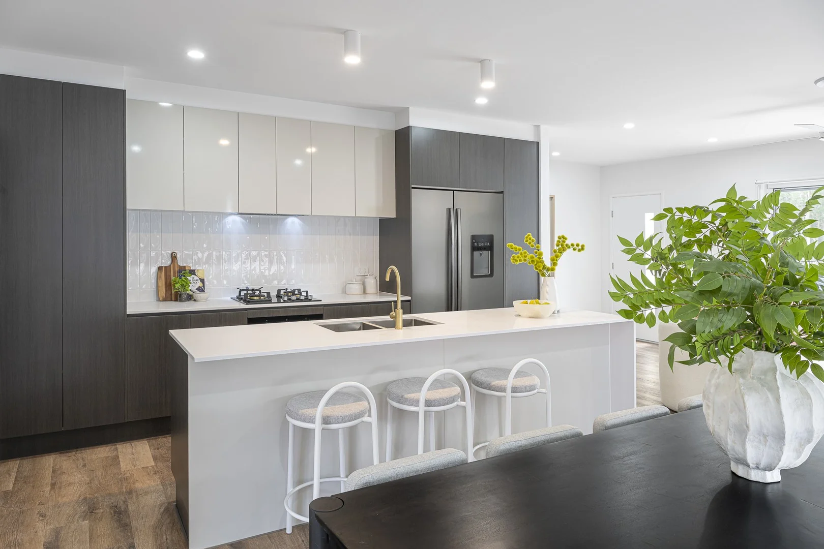 63/89 West Street (1/12)