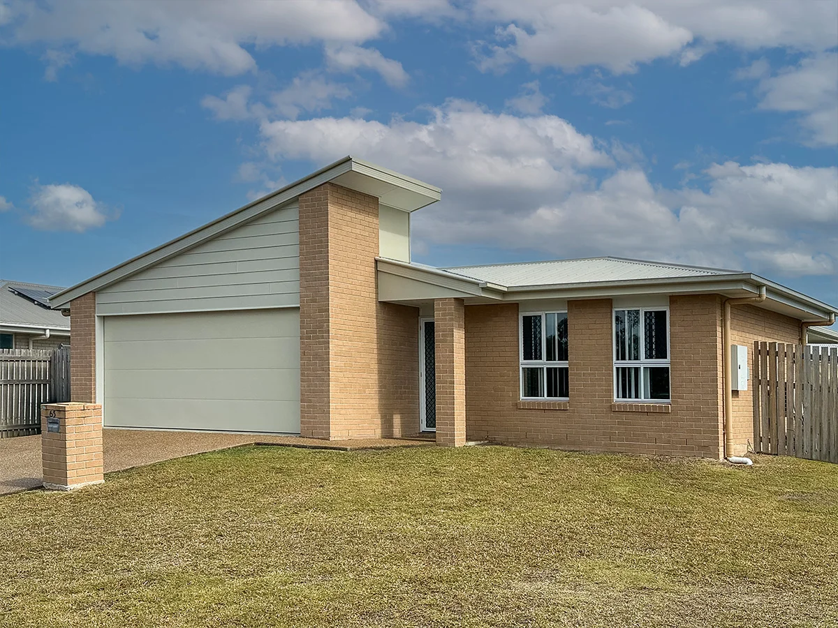 63 GIRRAWEEN WAY (1/19)