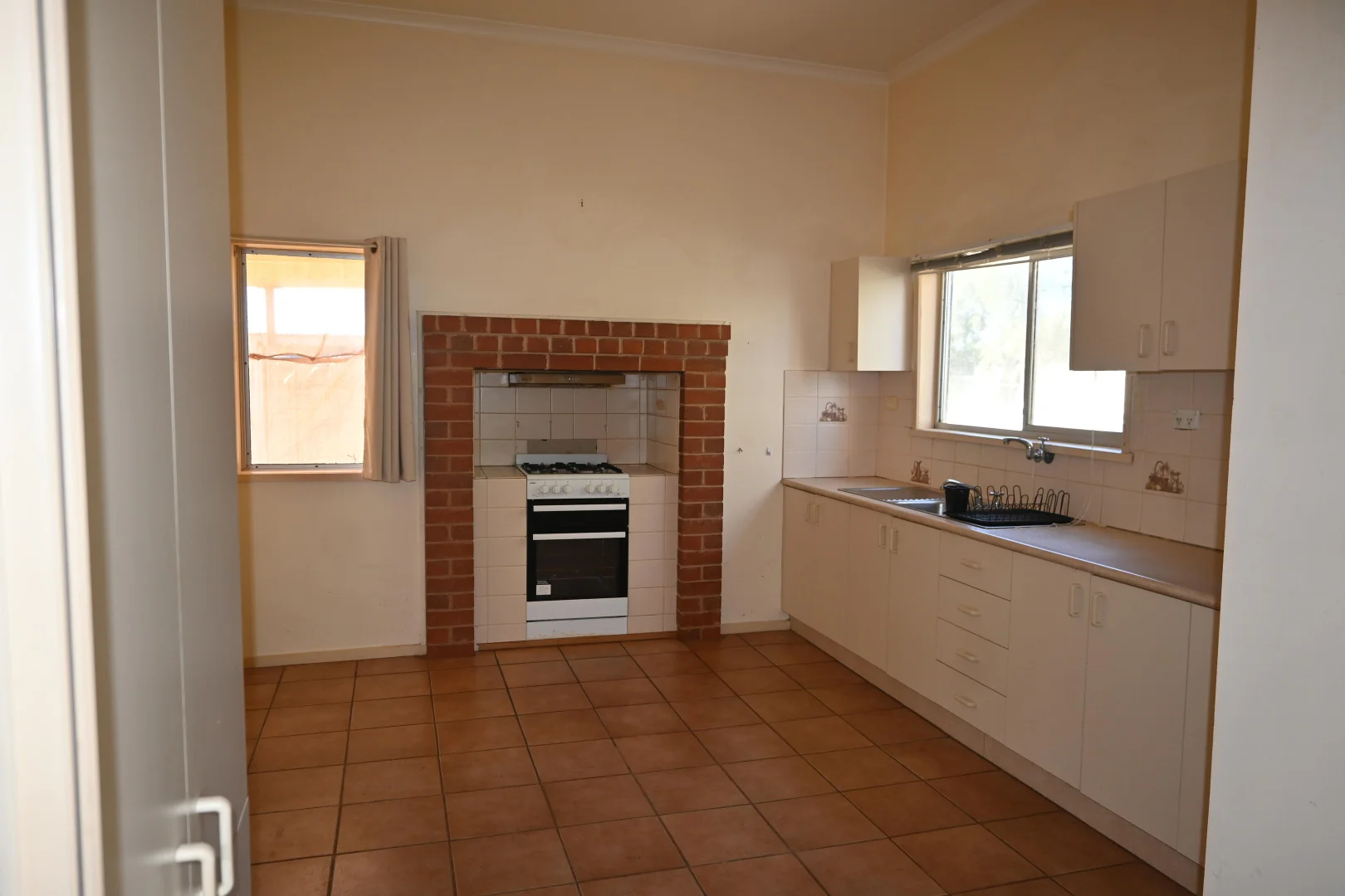 63 Grant Street North - Image 2