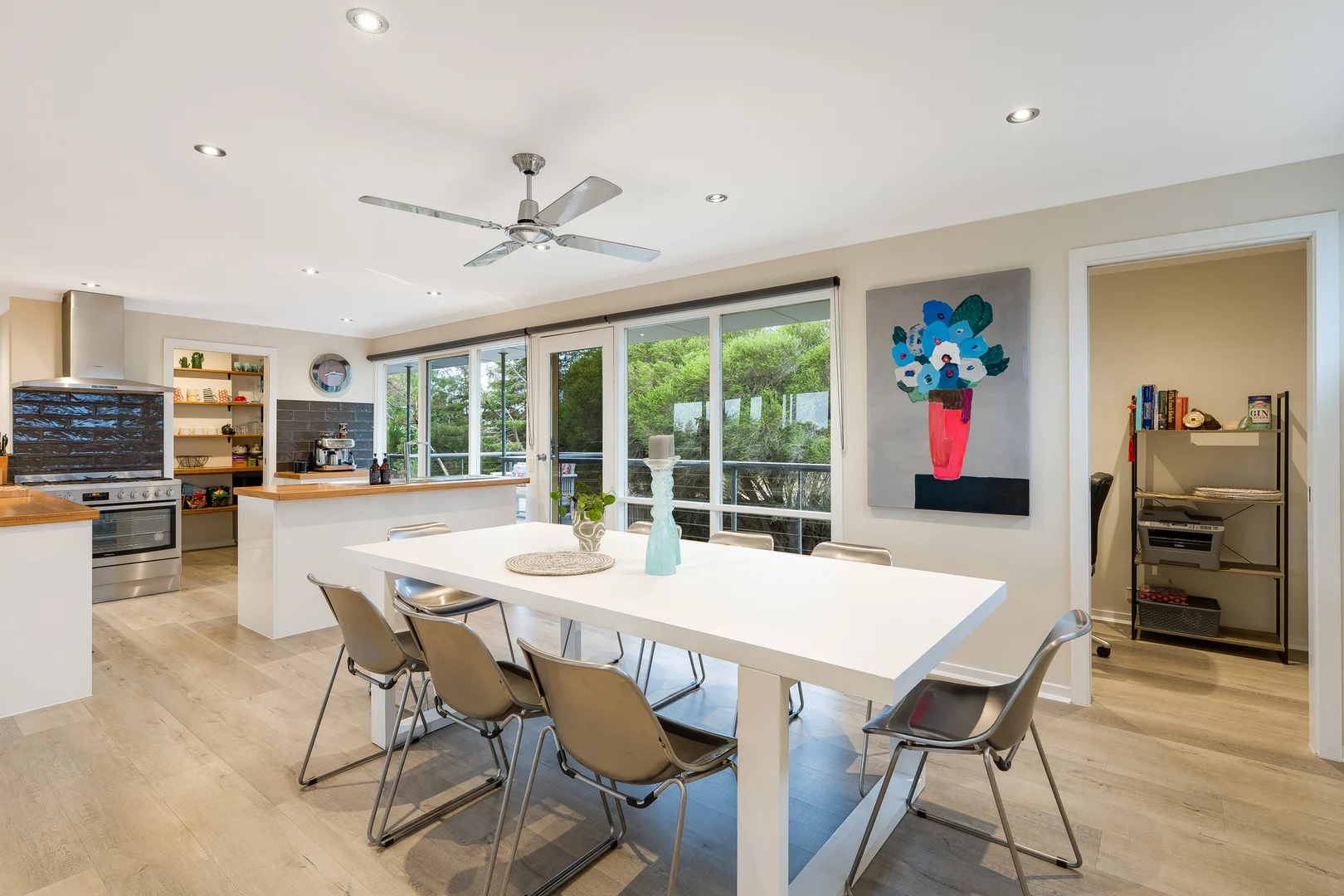 64 Central Road - Image 4
