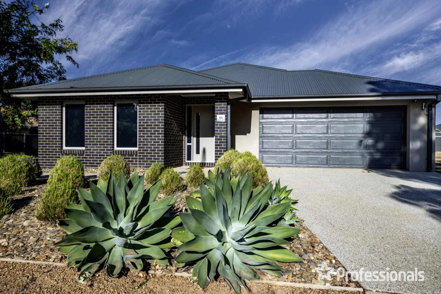 65 Robinson Way (1/28)