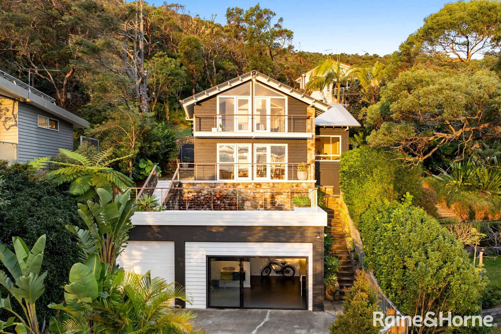 65 Whale Beach Road (1/22)