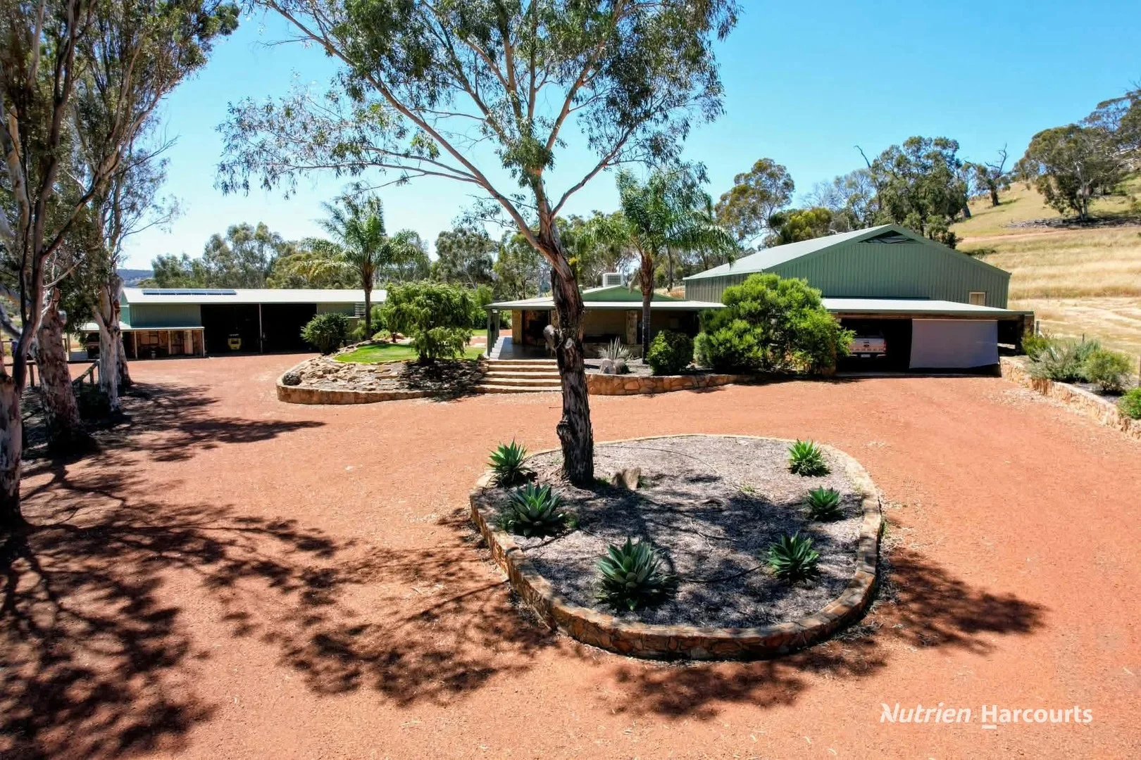 6592 Great Northern Highway (1/3)