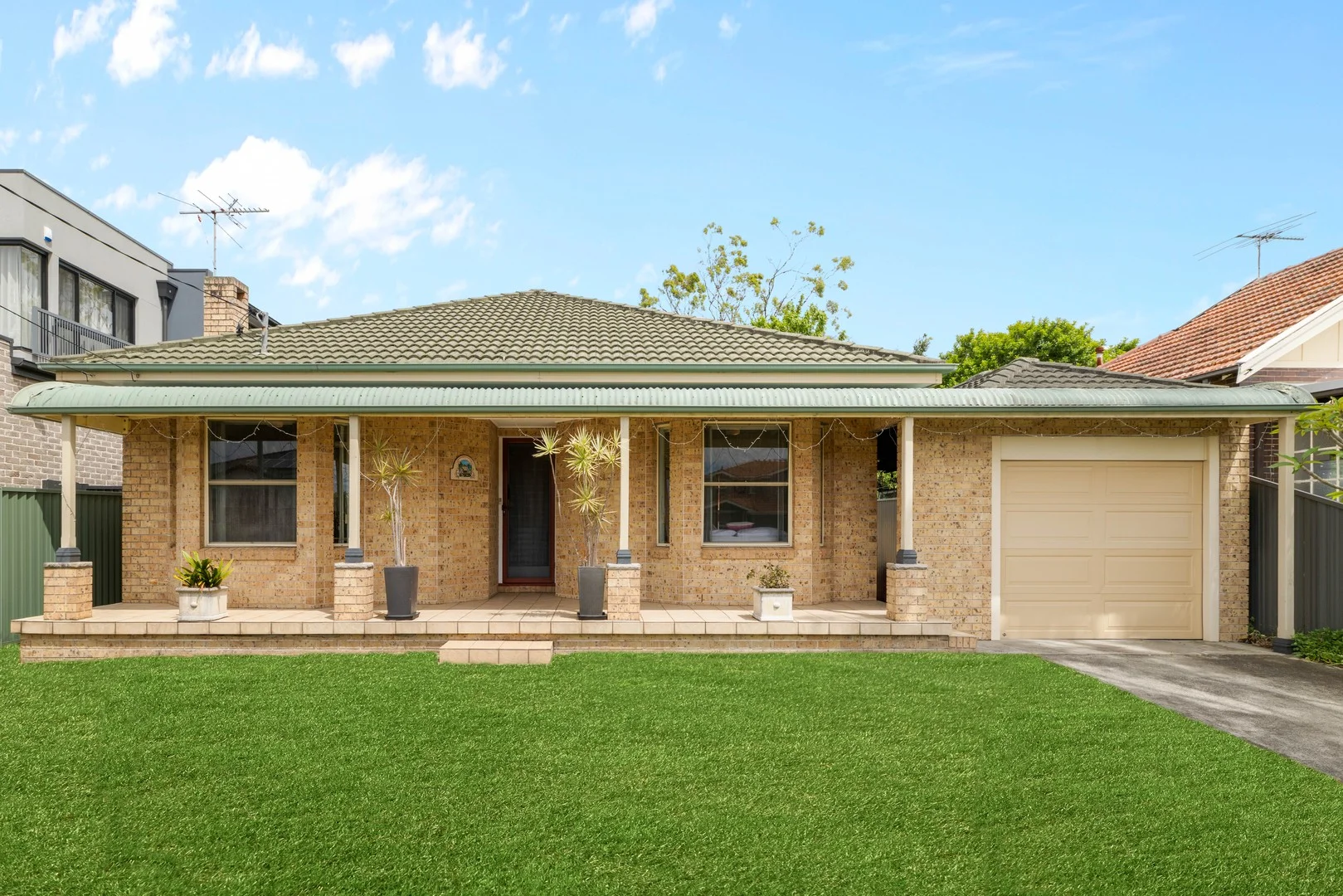 66 Whitfield Parade (1/1)