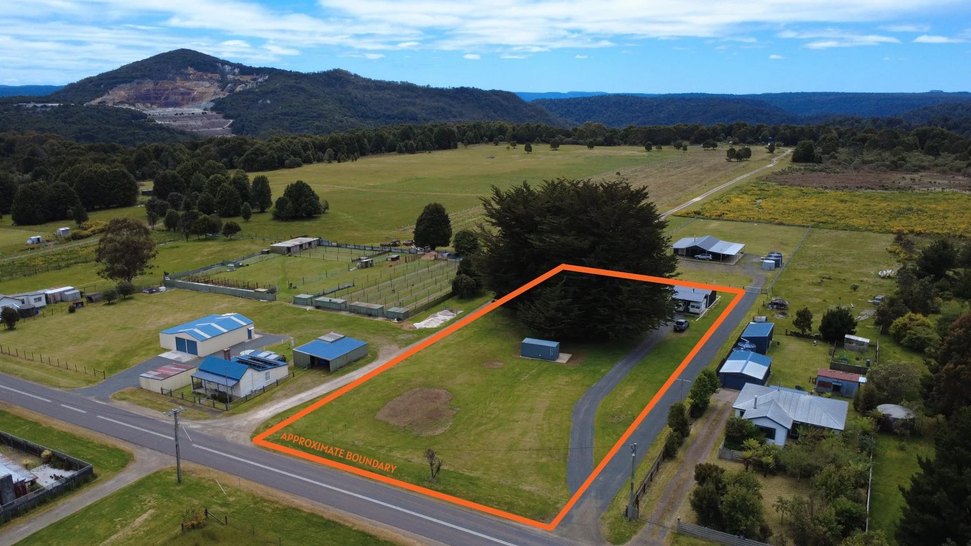 664 Waratah Road (1/28)