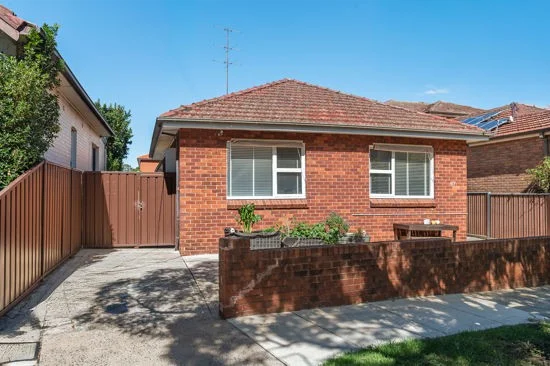 67 Riverside Crescent (1/22)