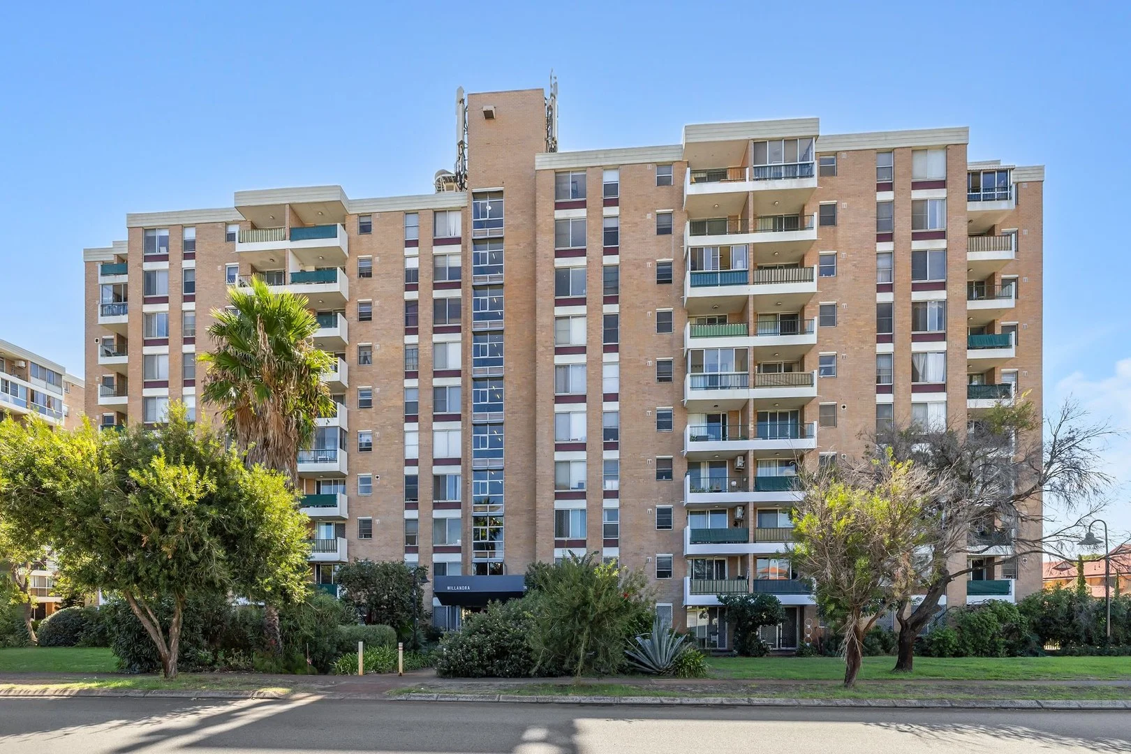68/16 Leeder Street (1/25)