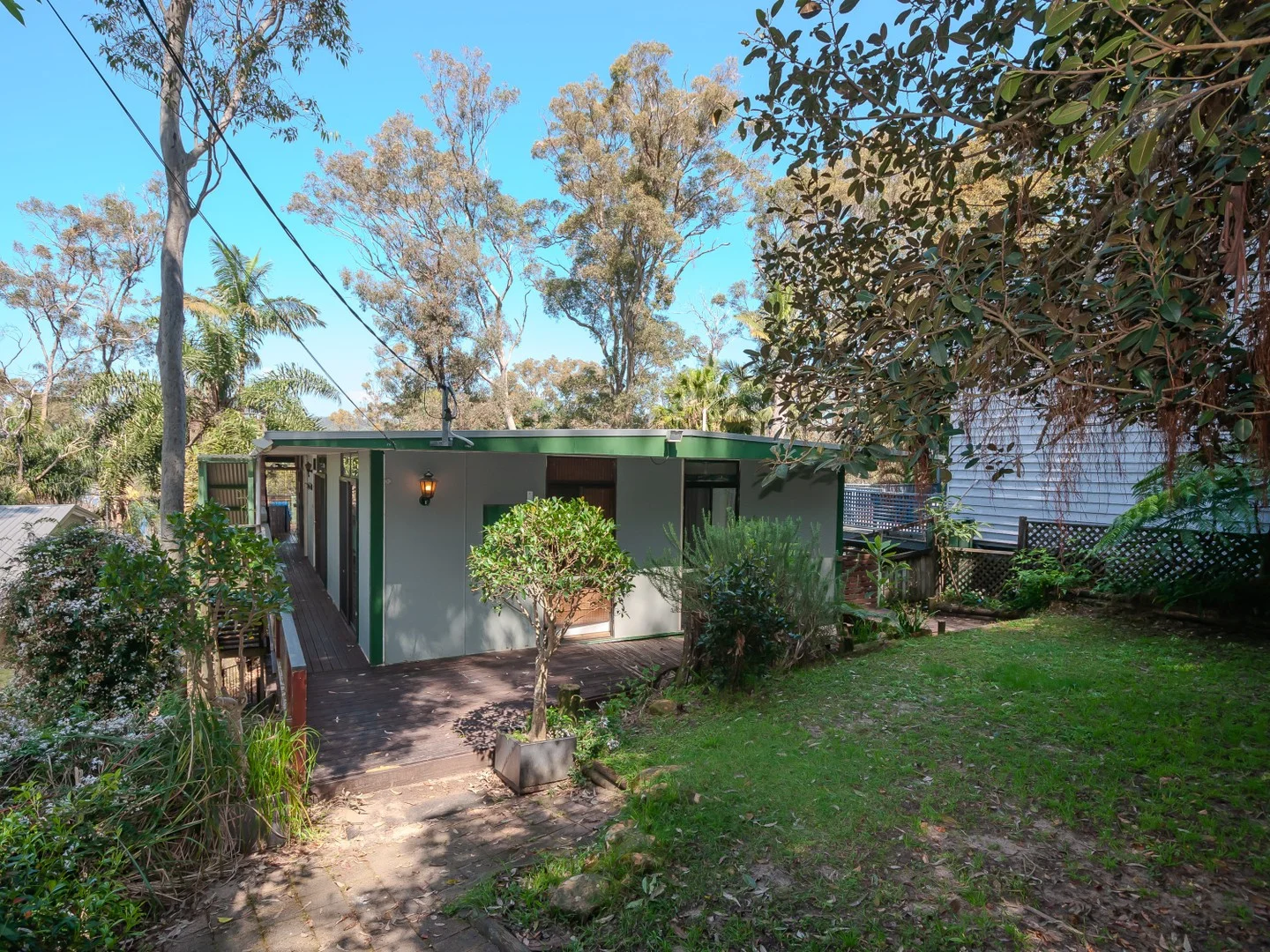 69 Thompson St (1/10)