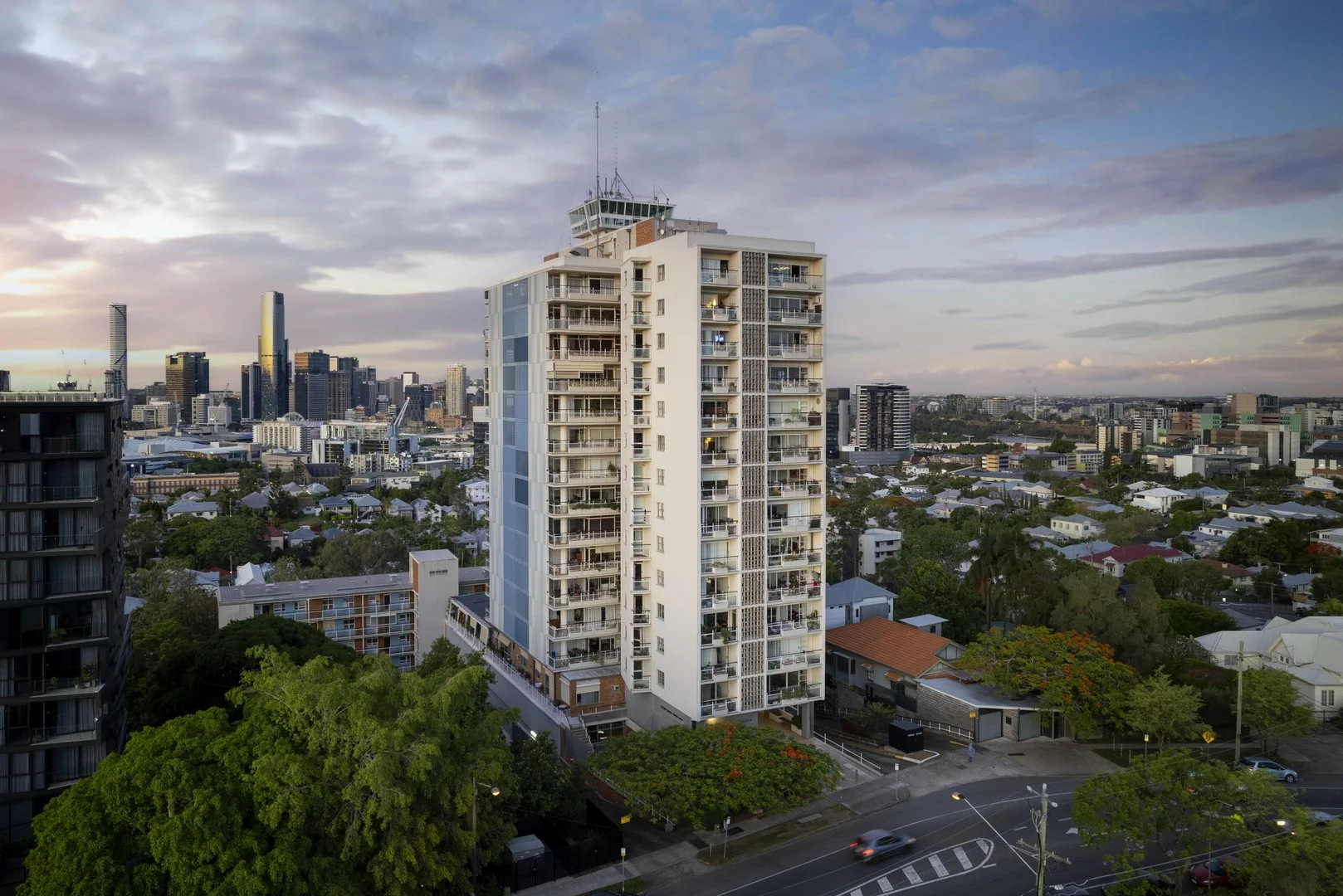 6J/182 Dornoch Terrace (1/24)