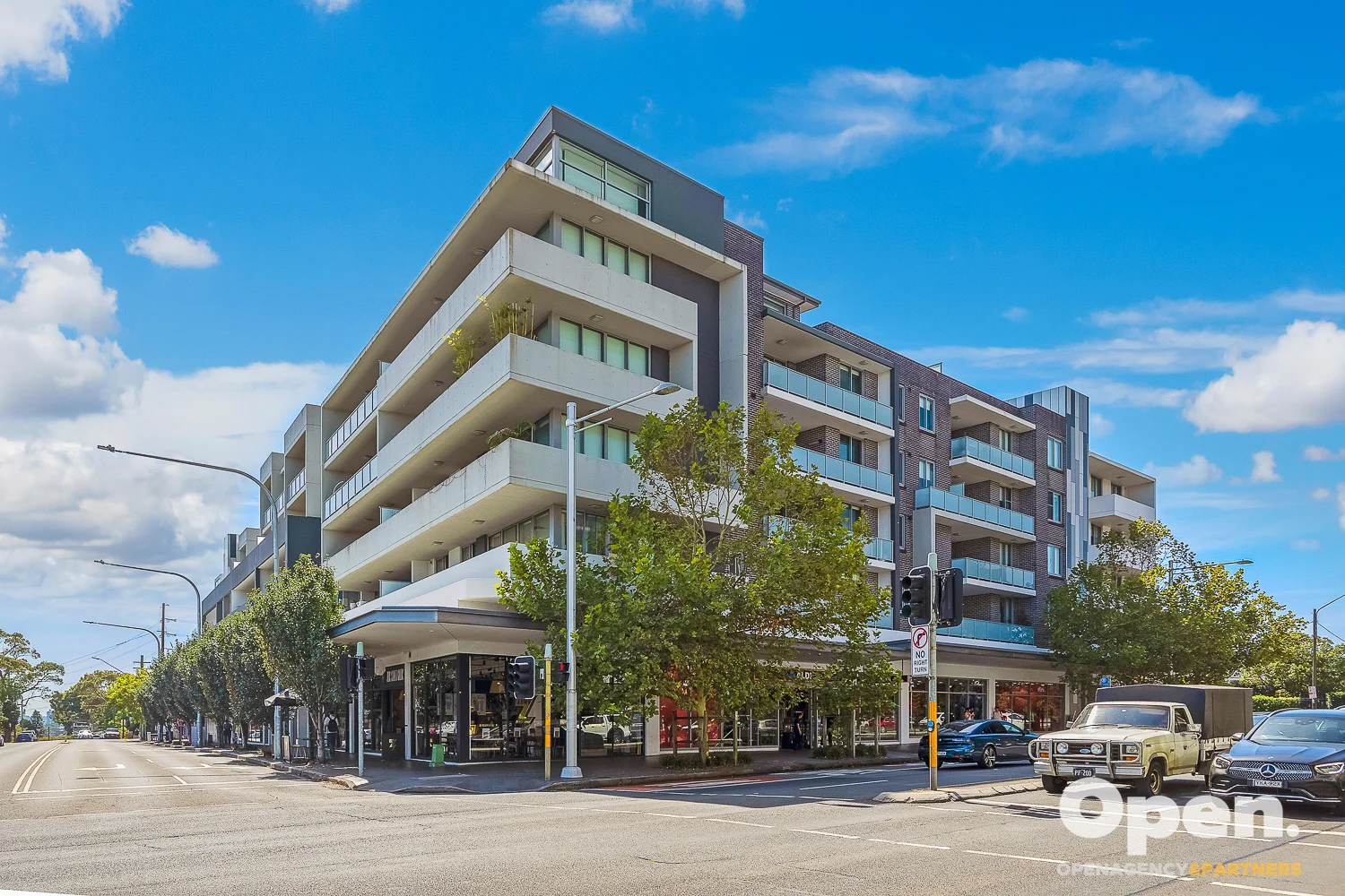 7/1 Monash Road (1/11)