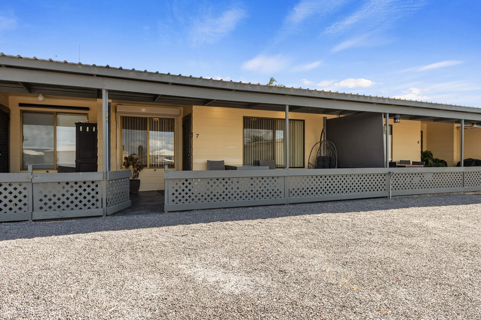 7/13 Francis Avenue (1/3)