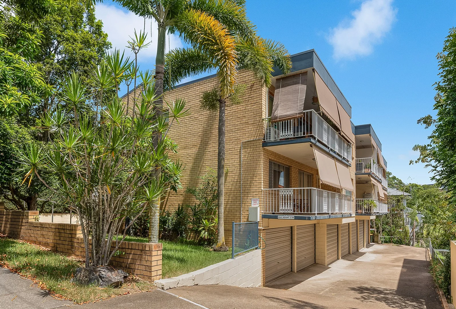 7/16 Kingsford Street (1/8)