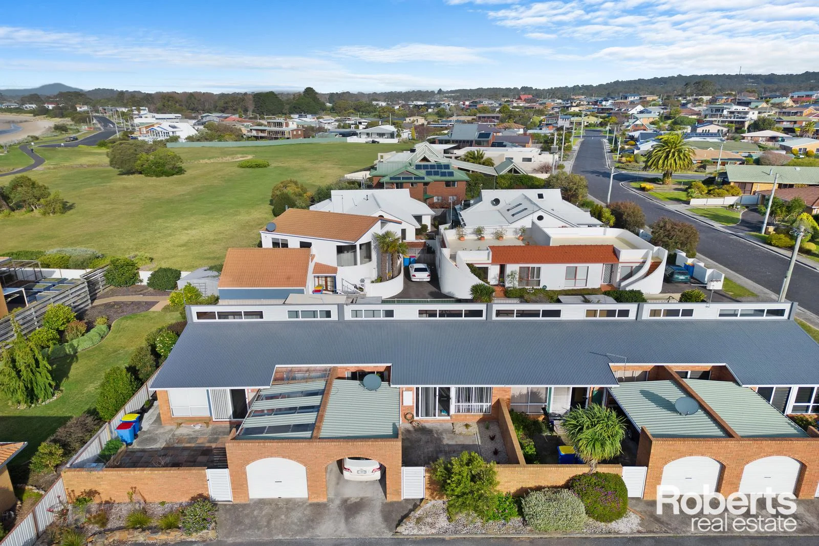 7/25-27 Bluewater Crescent (1/15)