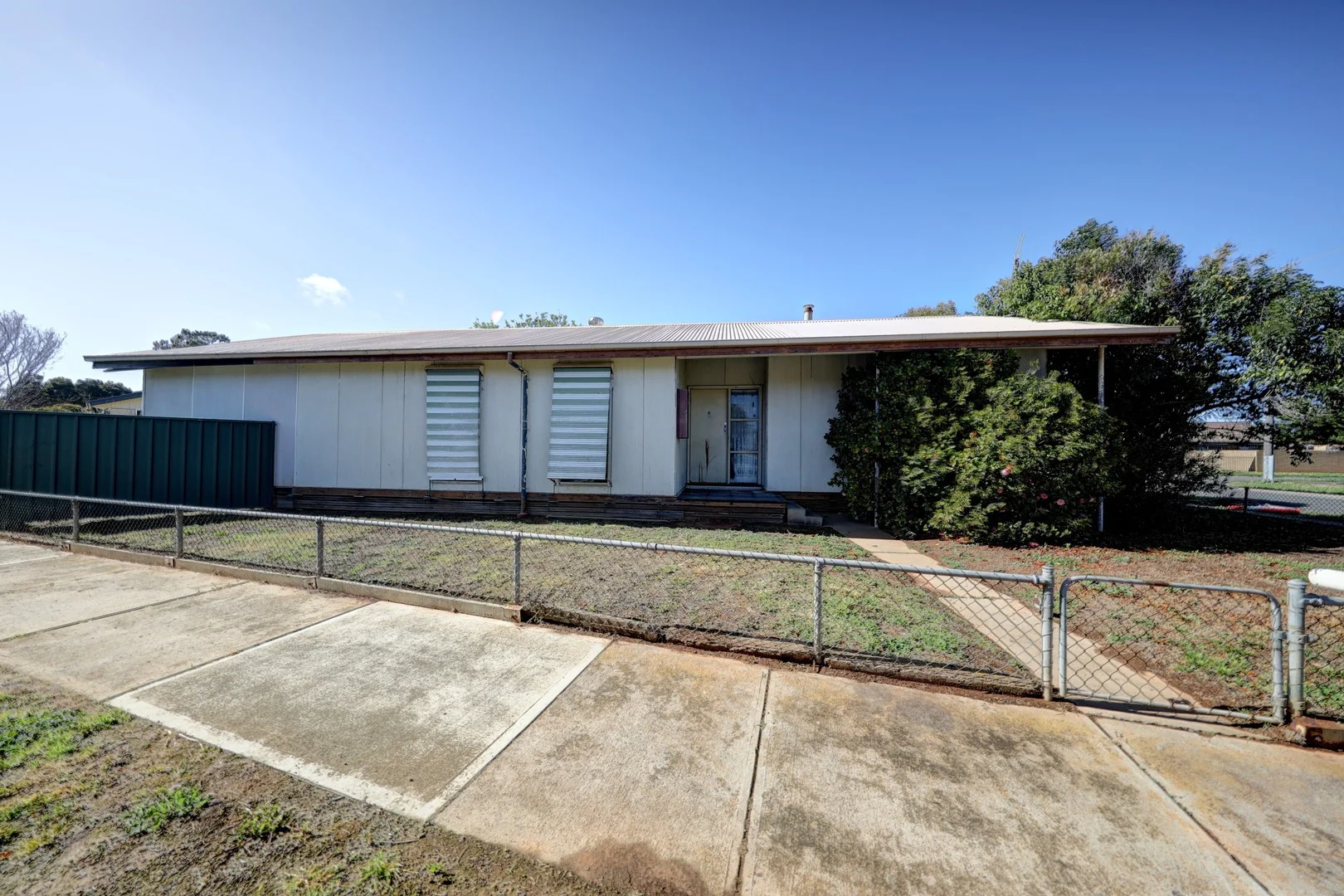 7 Acacia Street (1/7)
