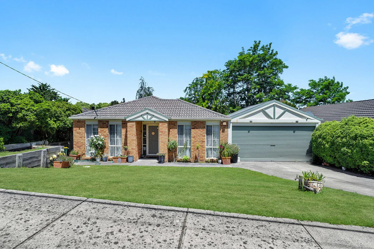 7 Balmoral Way (1/14)