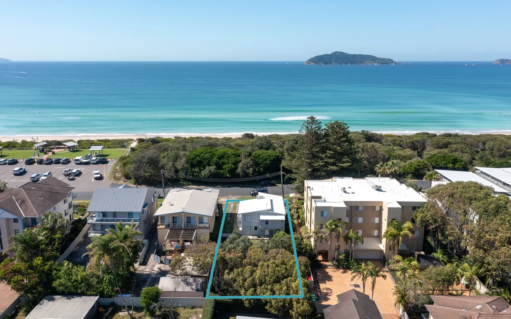 7 Beach Road (1/22)