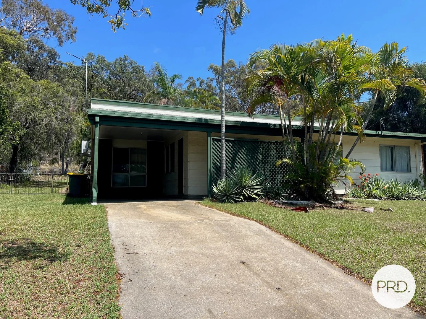 7 Benowa Court (1/1)