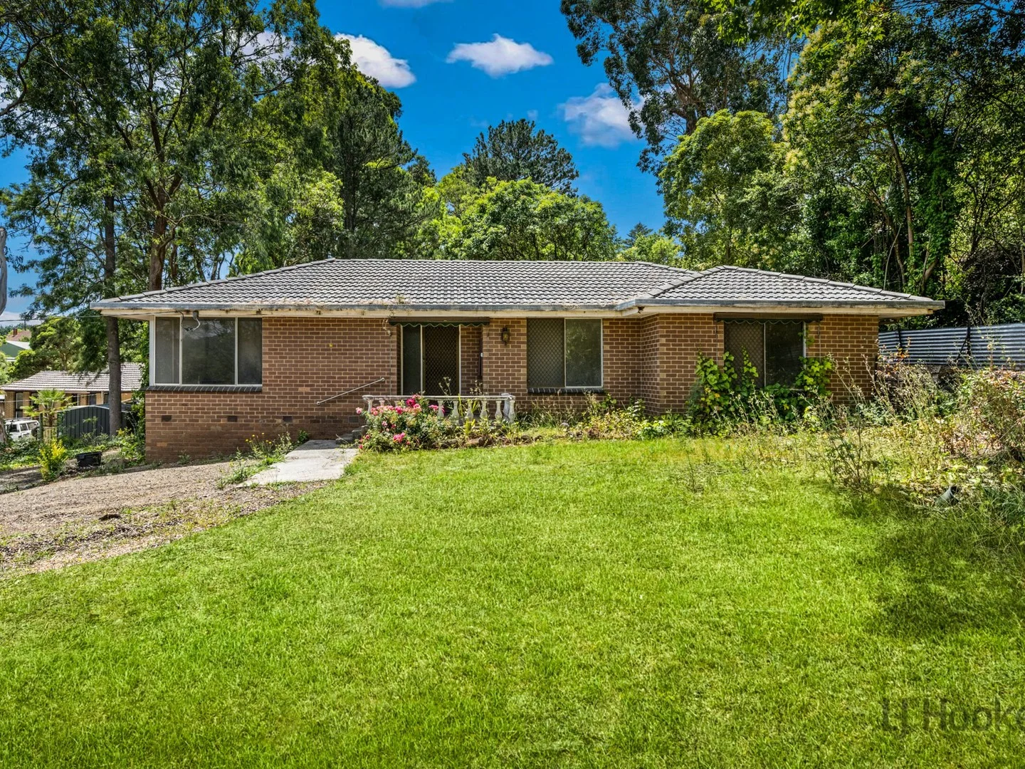 7 Benton Road (1/1)