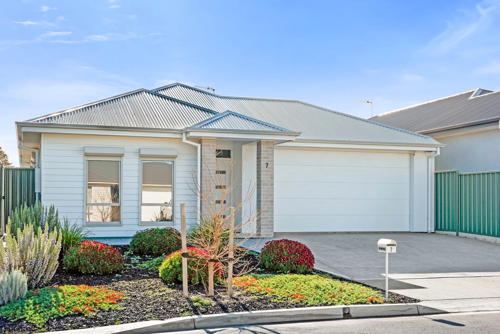7 Eagle Way (1/1)