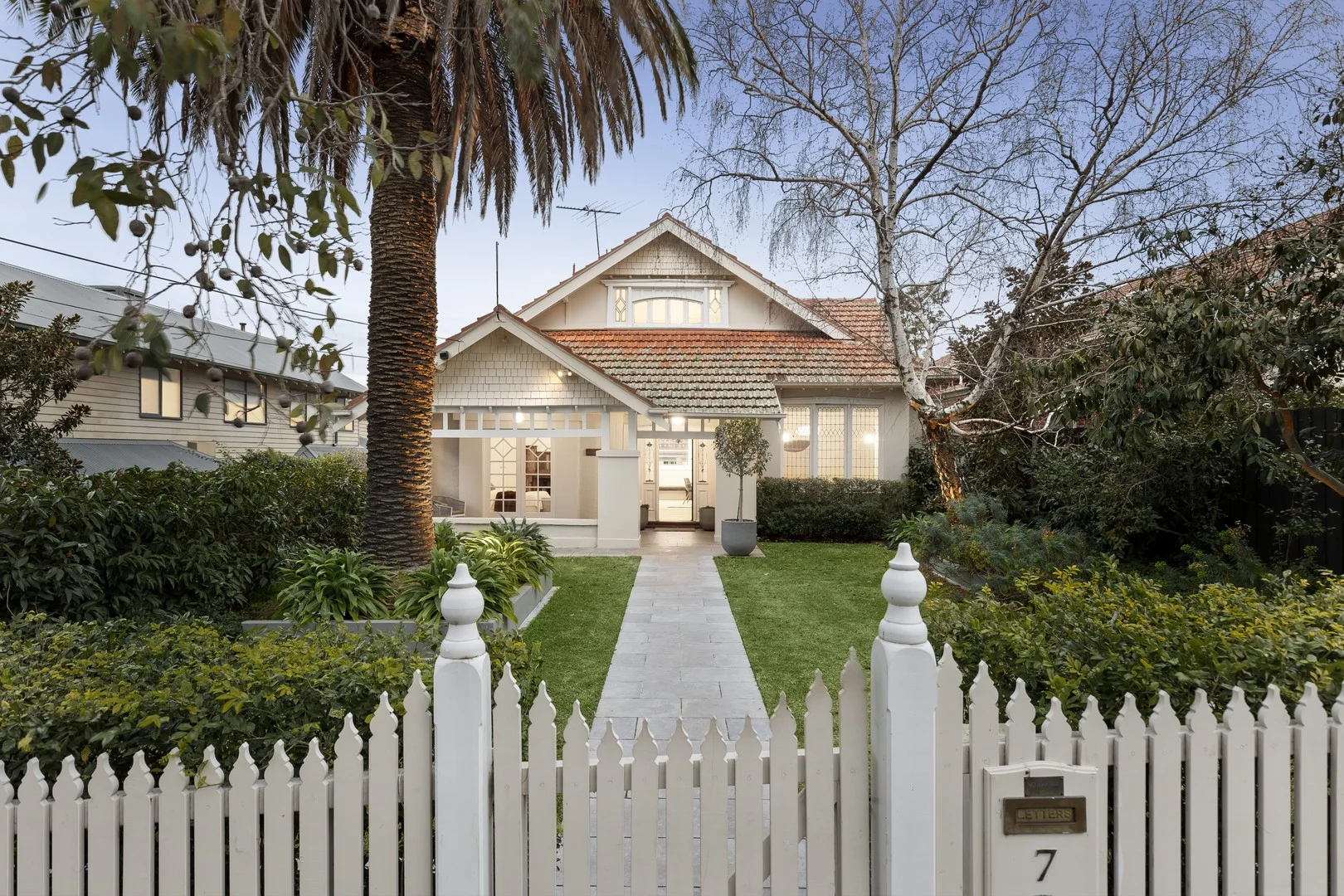 7 Ellington Street (1/1)