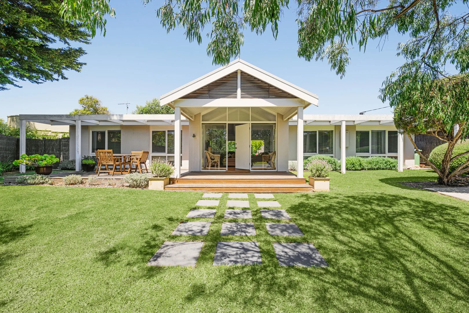 7 Ernest Court (1/12)