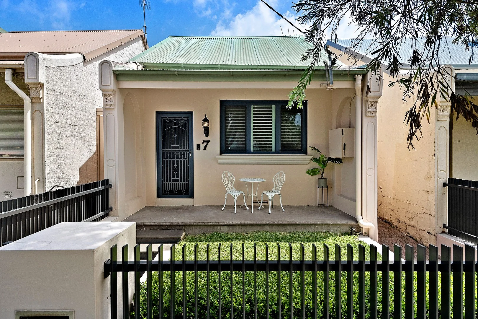 7 Gibbes Street (1/12)
