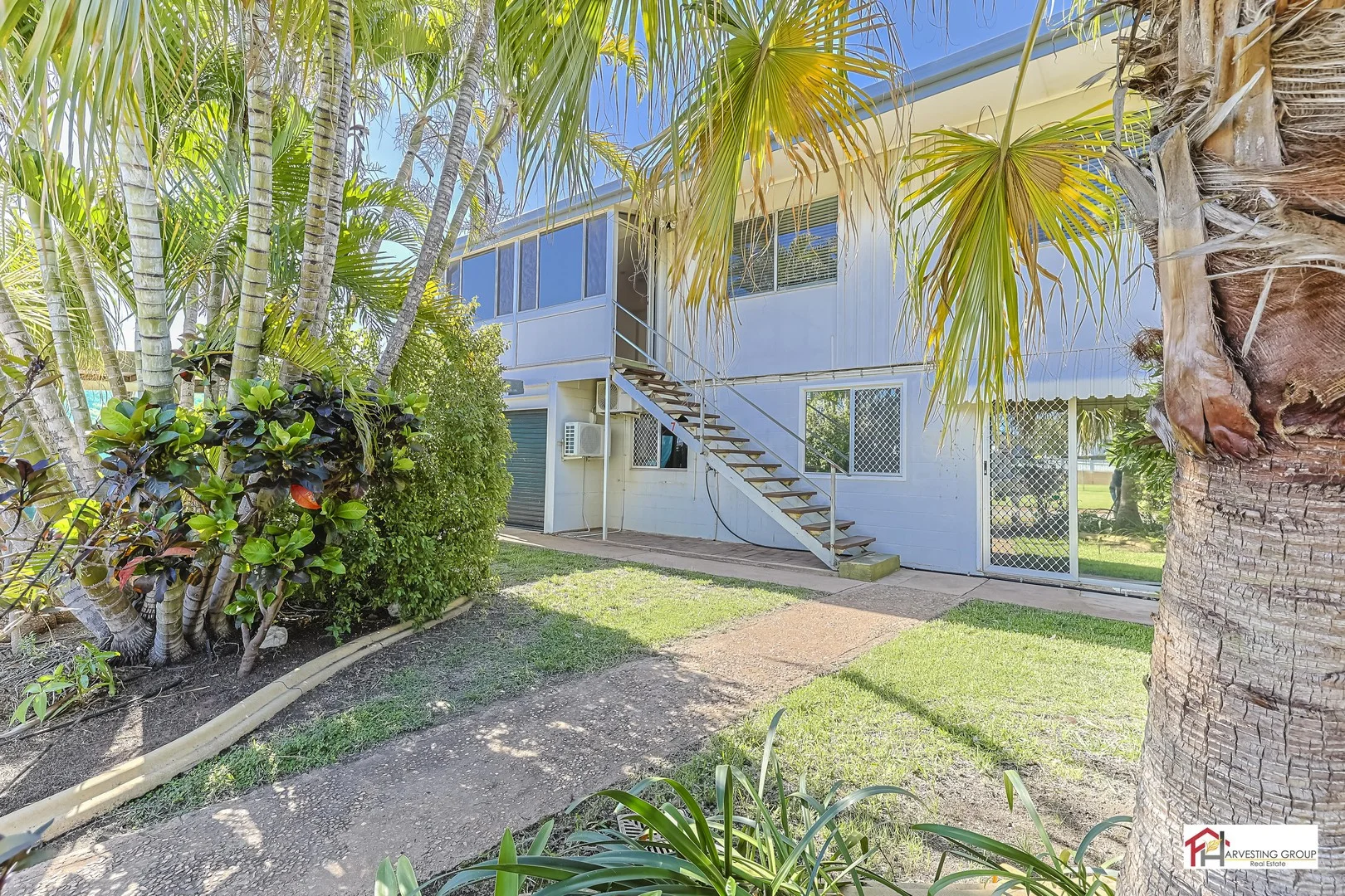 7 Hinkler Crescent (1/21)