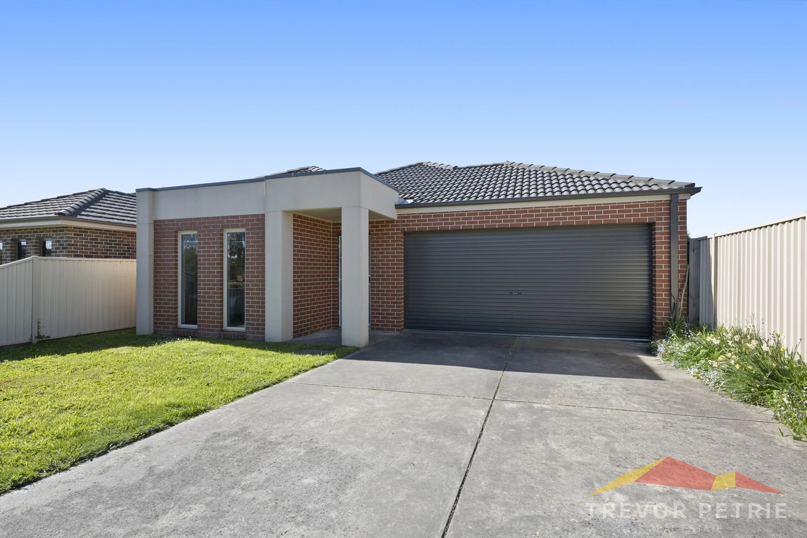 7 Horwood Drive (1/17)