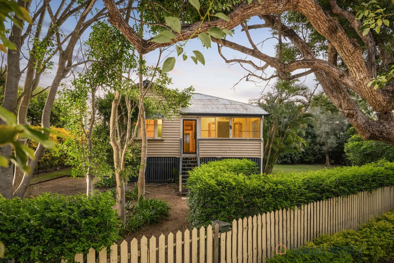 7 Kew Road (1/15)