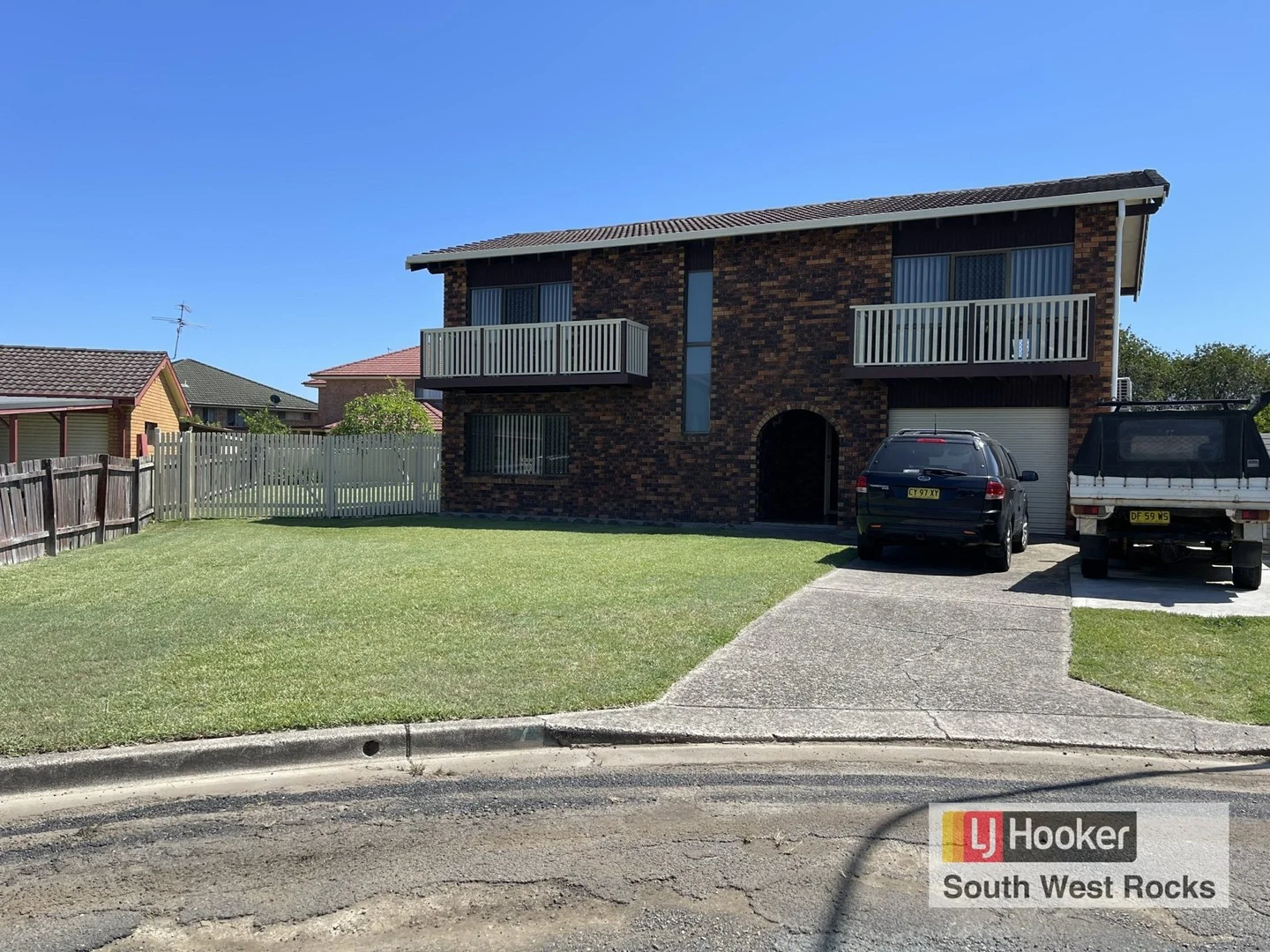 7 Lionel Hogan Close (1/22)