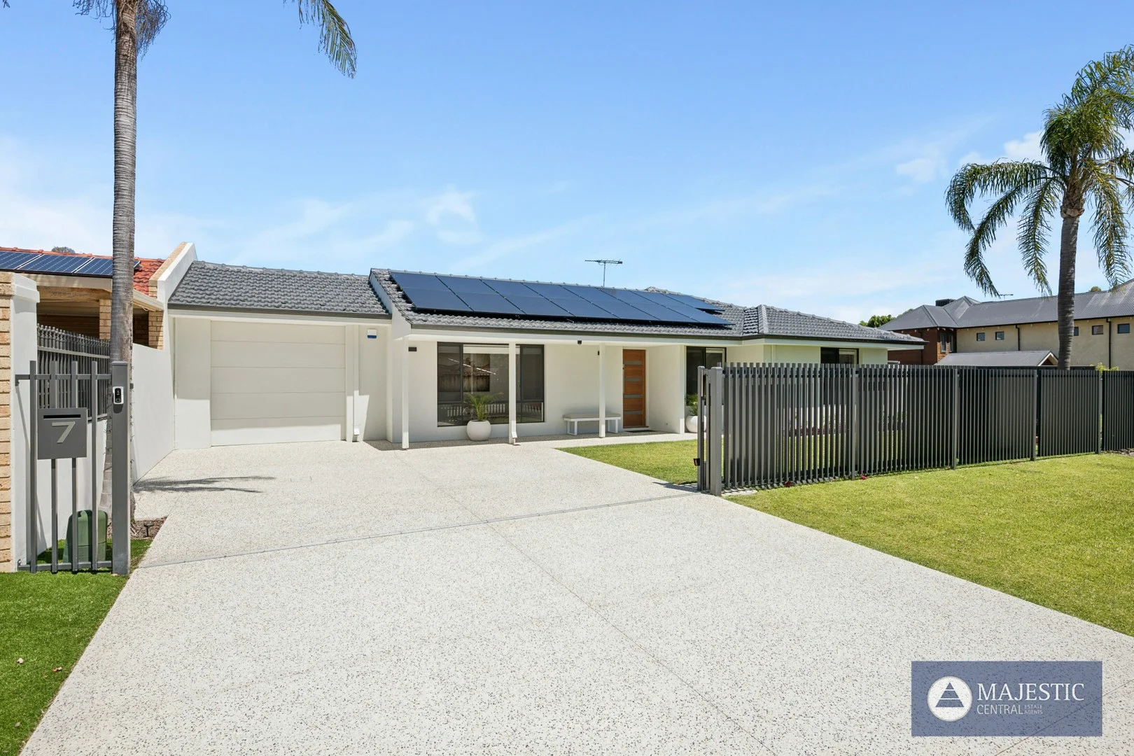 7 Mackenzie Road (1/22)
