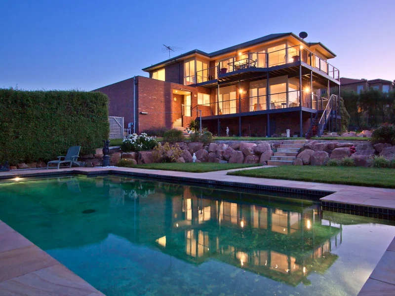 7 Pastons Grove (1/3)