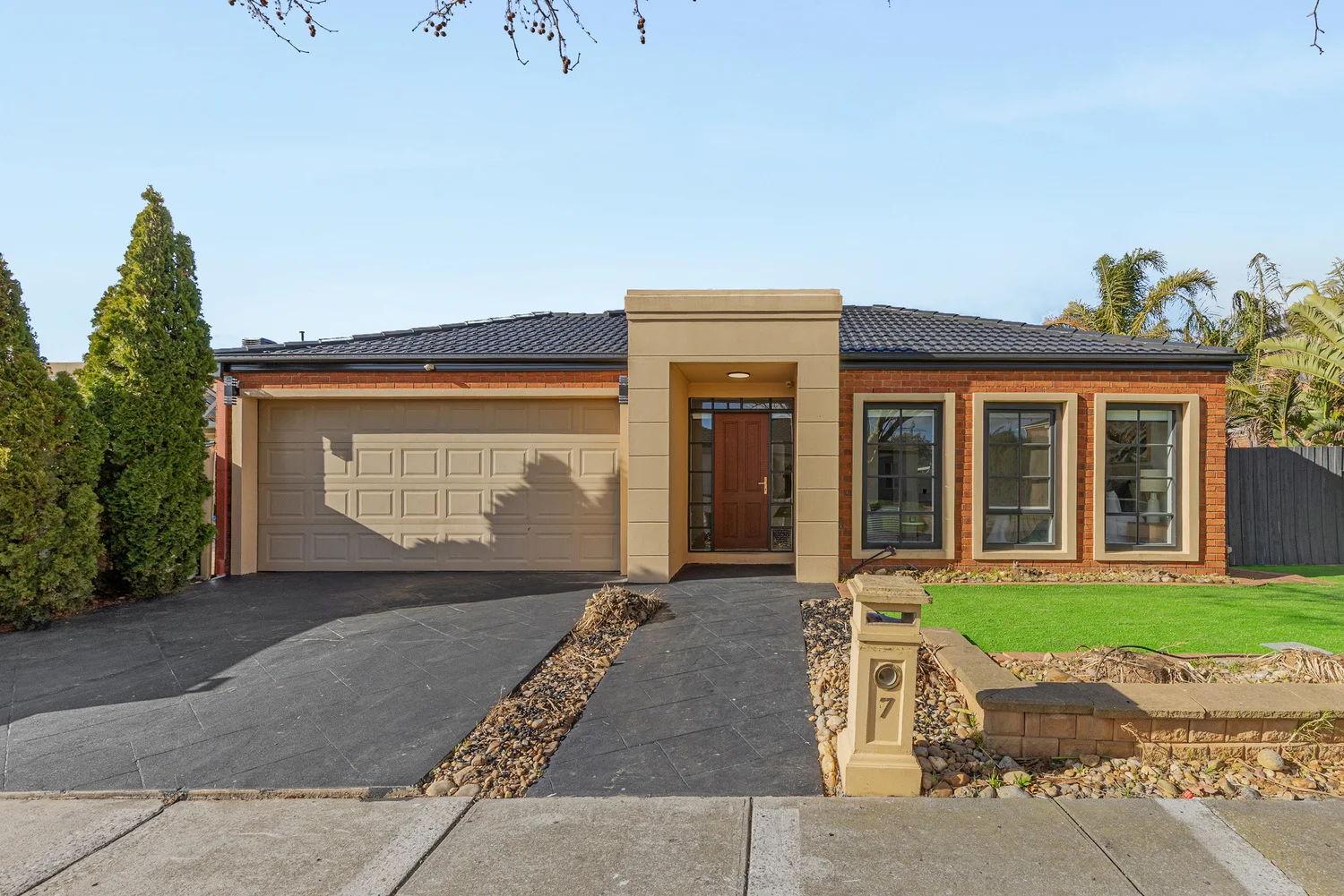 7 Rowlandson Place (1/26)