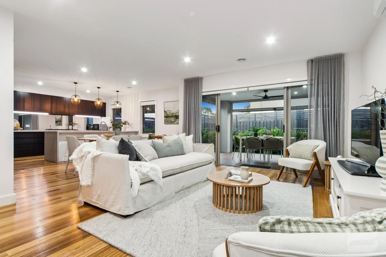 7 Wendy Avenue (1/16)