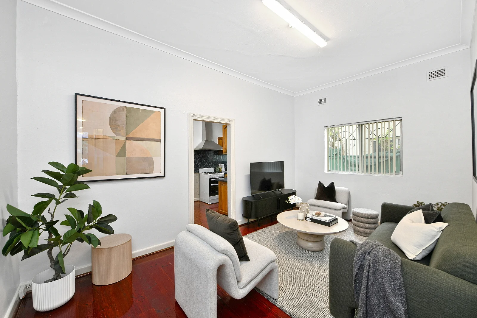 7 Woodland Street (1/11)