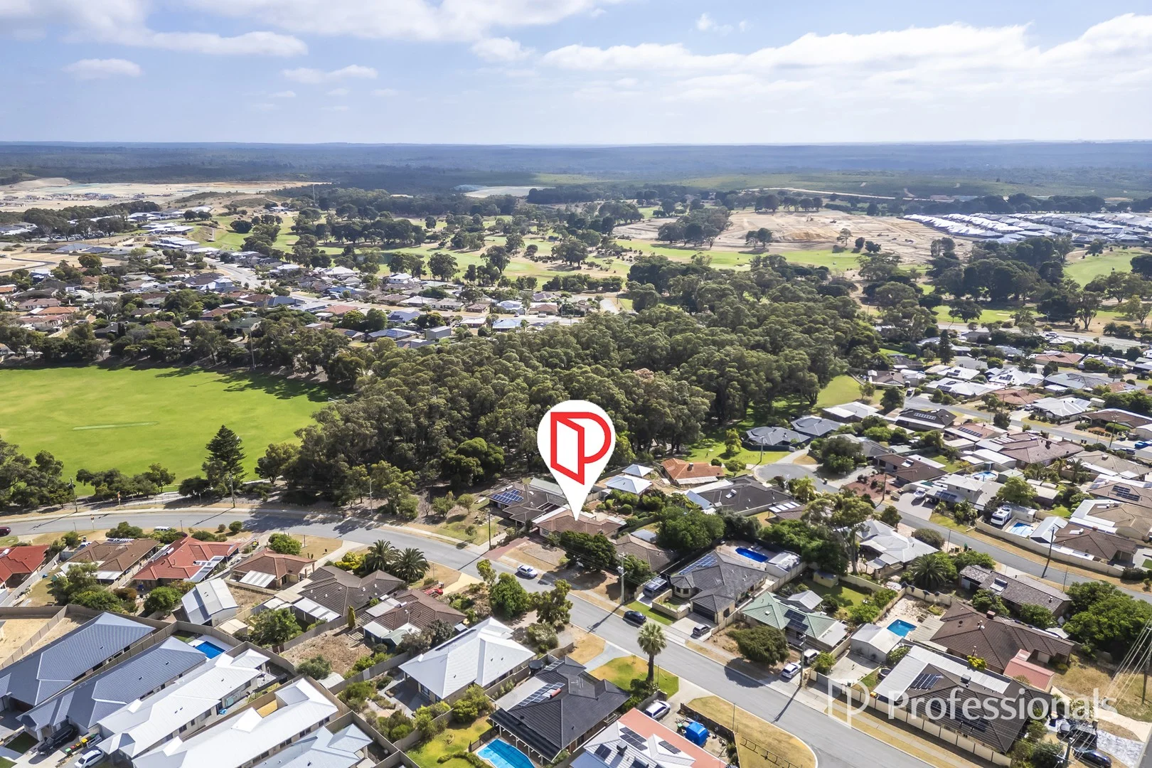 70 Moorpark Avenue (1/33)