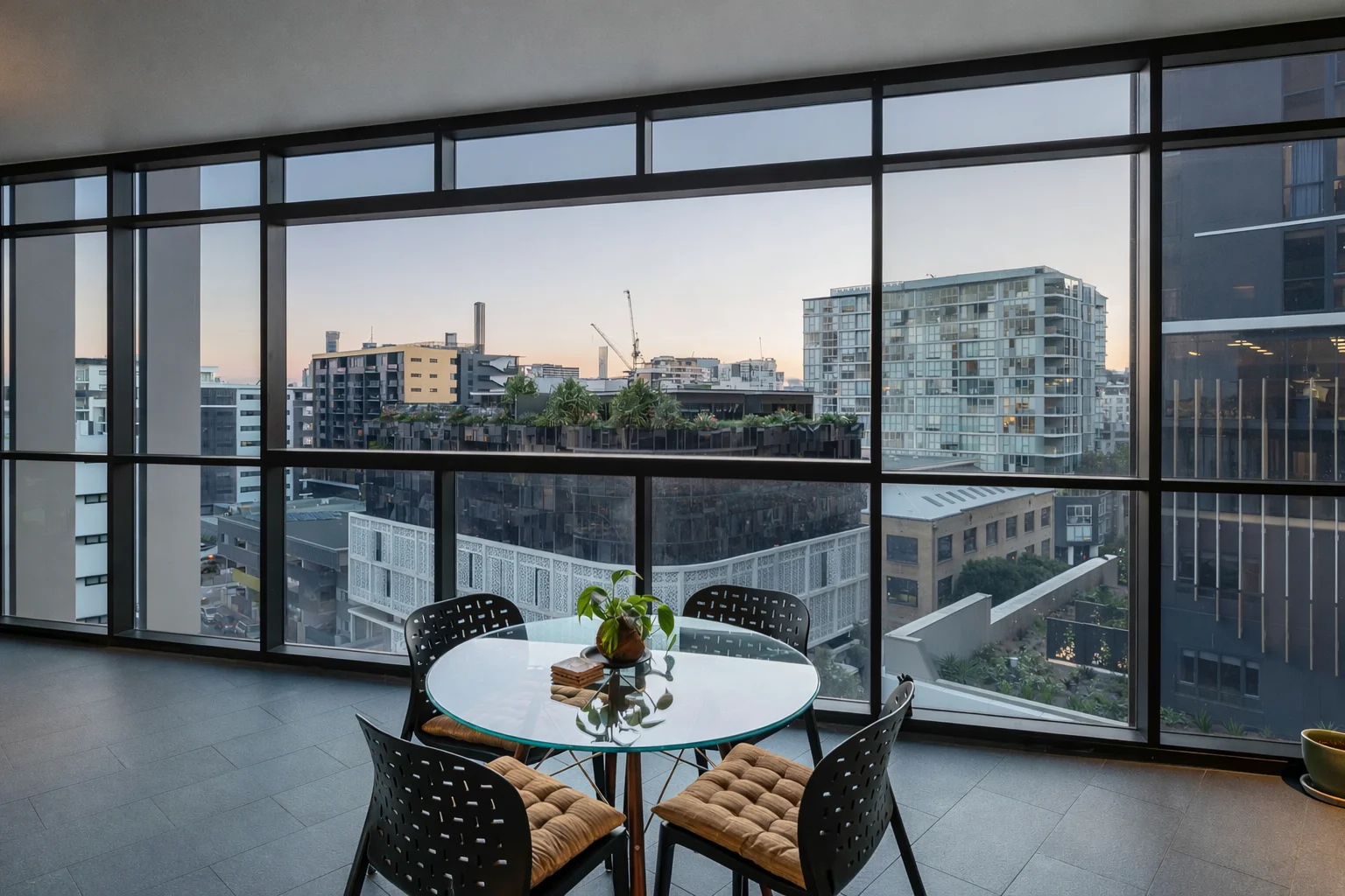 701/18 Longland Street (1/21)